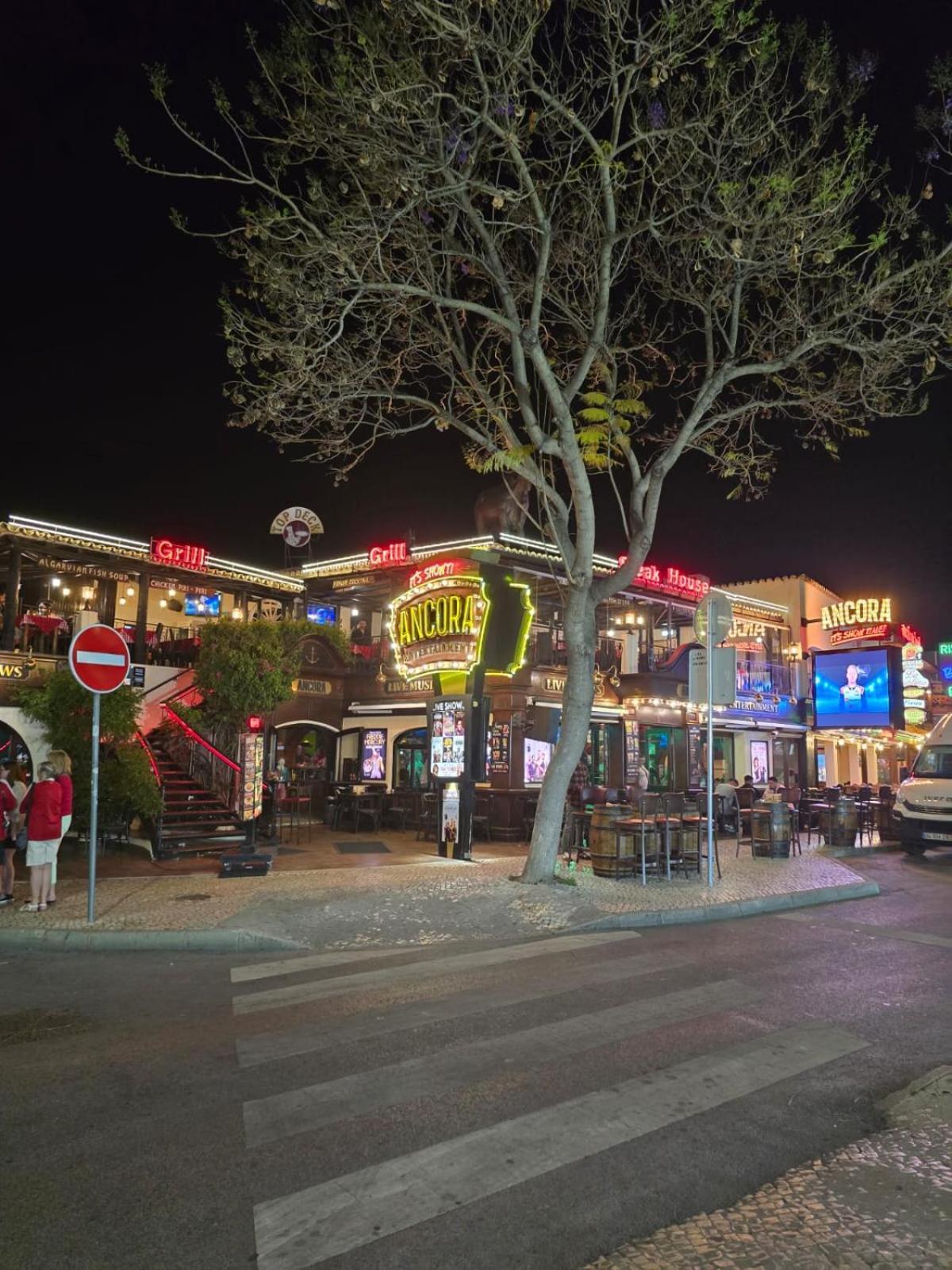 Studio Rua Dos Bares Em البوفيرا المظهر الخارجي الصورة